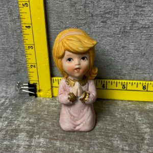Vintage Home Interiors Ceramic Kneeling Praying Girl Figurine #5211 Simon Sez Auctions Tyler TX
