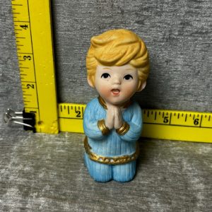 Vintage Home Interiors Little Boy Praying on Knees Figurine 5211 Simon Sez Auctions Tyler TX