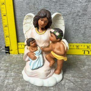 Vintage Home Interiors Arms of An Angel Ceramic Figurine Simon Sez Auctions Tyler TX