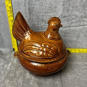 Vintage California Pottery Chicken Hen on Nest Covered Server Tureen Simon Sez Auctions Tyler TX