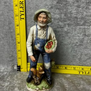 Vintage Ceramic Home Interiors Farm Man w/ Apples & Squirrel Figurine 1409 Simon Sez Auctions Tyler TX