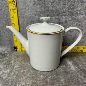 Arzberg German White Porcelain Teapot Simon Sez Auctions Tyler TX