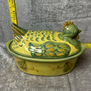 John B Taylor Covered Casserole Chicken Hen on Nest Tureen Stoneware Pottery Simon Sez Auctions Tyler TX